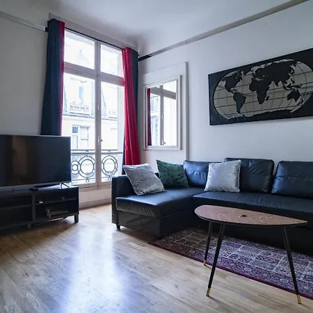 Cozy Studio On The Avenue Des Champs Elysees! Appartamento Parigi
